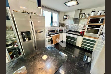 Cozinha de apartamento para alugar com 4 quartos, 140m² em Dona Clara, Belo Horizonte