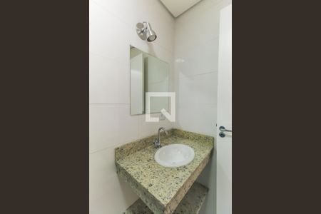 Banheiro de kitnet/studio para alugar com 1 quarto, 27m² em Vila Prudente, São Paulo