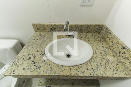 Banheiro de kitnet/studio para alugar com 1 quarto, 27m² em Vila Prudente, São Paulo