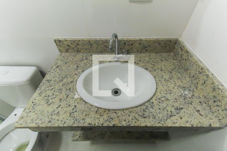 Banheiro de kitnet/studio para alugar com 1 quarto, 27m² em Vila Prudente, São Paulo