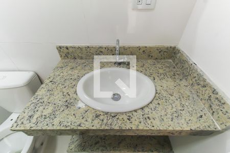 Banheiro de kitnet/studio para alugar com 1 quarto, 27m² em Vila Prudente, São Paulo