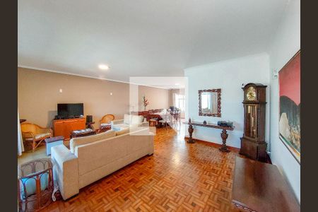 Sala de casa à venda com 3 quartos, 225m² em Bosque da Saúde, São Paulo