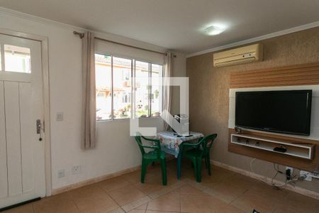 Sala de casa de condomínio à venda com 3 quartos, 73m² em Sarandi, Porto Alegre