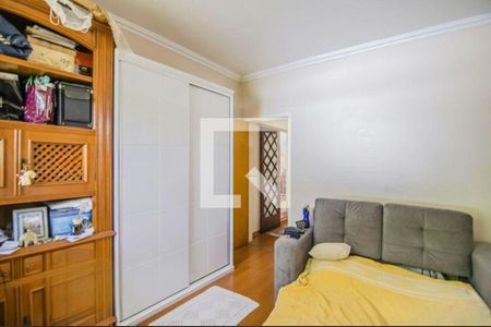 Casa à venda com 3 quartos, 209m² em Vila Ipiranga, Porto Alegre