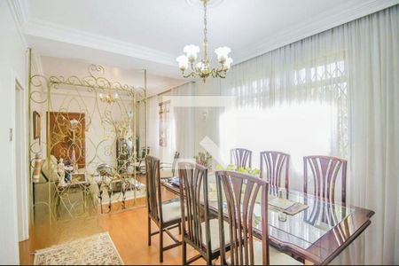 Casa à venda com 3 quartos, 209m² em Vila Ipiranga, Porto Alegre