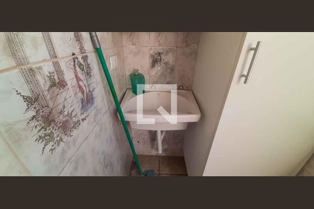 Área de Serviço de casa à venda com 3 quartos, 185m² em Jardim das Flores, Osasco