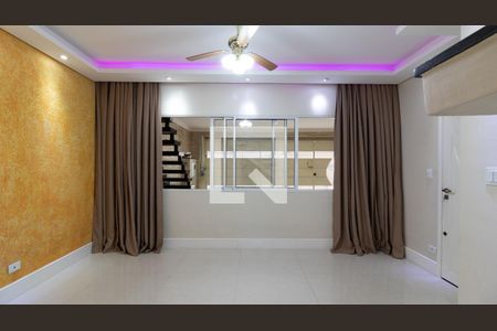 Sala de casa à venda com 2 quartos, 144m² em Vila Nhocuné, São Paulo