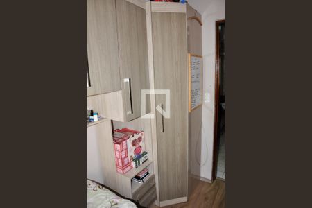 Quarto 02 de casa à venda com 5 quartos, 200m² em Vila Bancaria Munhoz, São Paulo