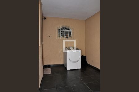 Garagem de casa à venda com 5 quartos, 200m² em Vila Bancaria Munhoz, São Paulo