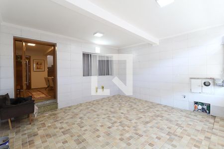 Garagem de casa à venda com 3 quartos, 90m² em Jardim Peri, São Paulo