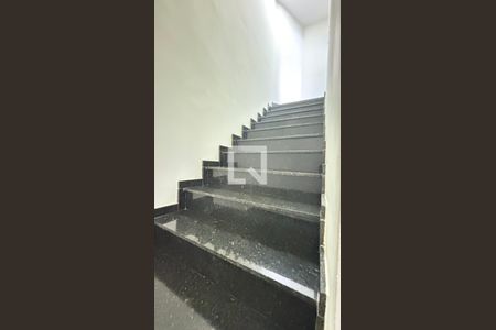 Escada de apartamento à venda com 2 quartos, 96m² em Parque Capuava, Santo André