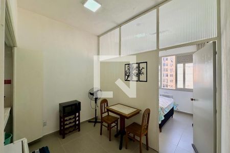 Sala/Quarto de apartamento para alugar com 1 quarto, 30m² em Centro, Rio de Janeiro