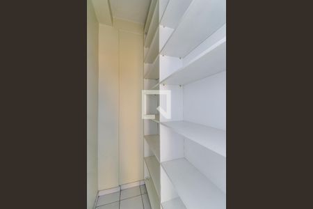 Despensa de casa para alugar com 2 quartos, 180m² em Campo Belo, São Paulo