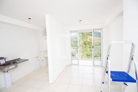 Sala de apartamento para alugar com 3 quartos, 55m² em Barra da Tijuca, Rio de Janeiro