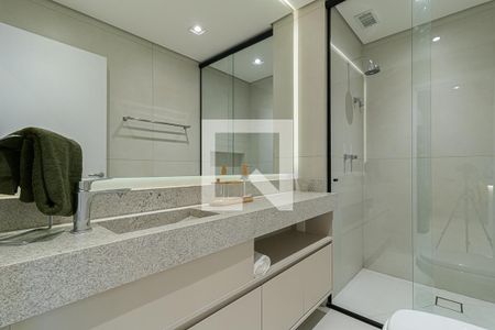 Banheiro de apartamento à venda com 1 quarto, 42m² em Vila Olímpia, São Paulo