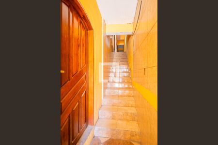 Entrada de casa à venda com 3 quartos, 360m² em Santa Maria, Osasco