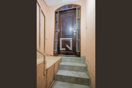 Entrada de casa à venda com 3 quartos, 360m² em Santa Maria, Osasco