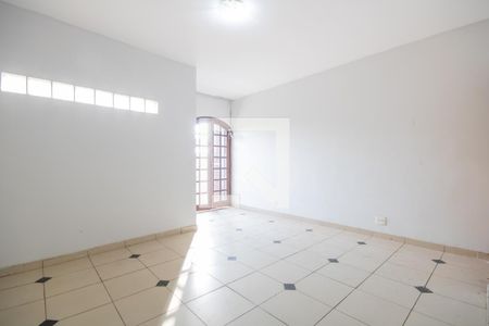 Quarto  de casa para alugar com 2 quartos, 120m² em Santa Maria, Osasco