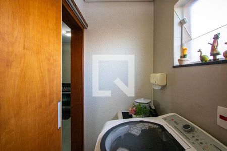 Área de serviço de casa à venda com 3 quartos, 212m² em Vila Alpina, Santo André