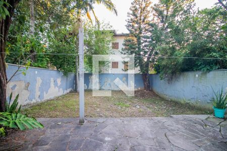Quintal de casa à venda com 5 quartos, 220m² em Jardim Floresta, Porto Alegre