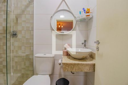 Banheiro Social de casa à venda com 5 quartos, 220m² em Jardim Floresta, Porto Alegre