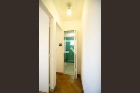 Corredor dos quartos de apartamento para alugar com 2 quartos, 57m² em Tatuapé, São Paulo