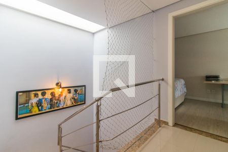Corredor de casa à venda com 3 quartos, 200m² em Nonoai, Porto Alegre
