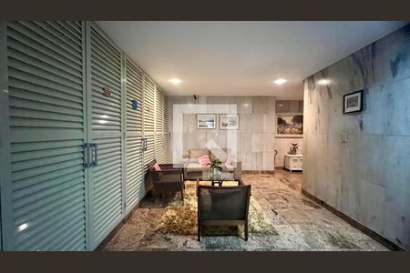 Hall de entrada de apartamento à venda com 2 quartos, 71m² em Pinheiros, São Paulo