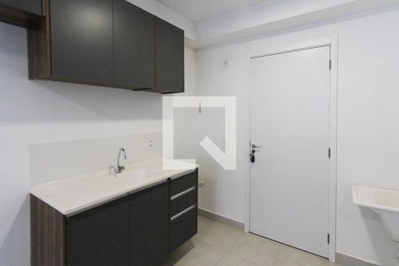 Sala/Cozinha de apartamento à venda com 2 quartos, 32m² em Vila Graciosa, São Paulo