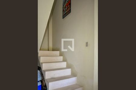 Escadas de casa à venda com 2 quartos, 180m² em Cascata, Porto Alegre