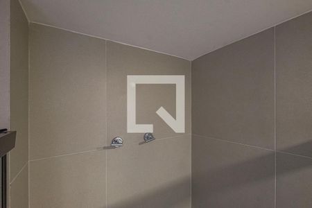 Banheiro de apartamento à venda com 1 quarto, 24m² em Pinheiros, São Paulo