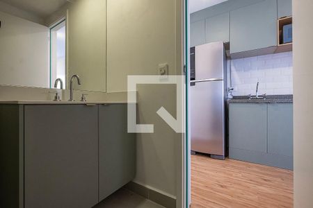 Banheiro de apartamento à venda com 1 quarto, 24m² em Pinheiros, São Paulo