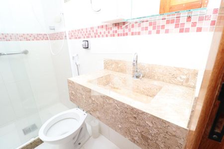 Banheiro de apartamento à venda com 1 quarto, 70m² em Jardim Guanabara, Rio de Janeiro