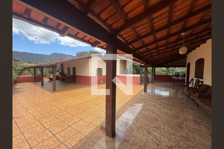 Casa à venda com 3 quartos, 300m² em Casa Branca, Brumadinho