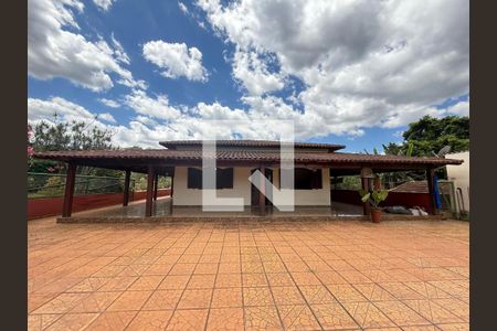 Casa à venda com 3 quartos, 300m² em Casa Branca, Brumadinho
