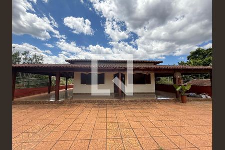 Casa à venda com 3 quartos, 300m² em Casa Branca, Brumadinho
