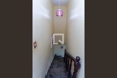 Casa à venda com 187m², 3 quartos e 1 vagaEscada