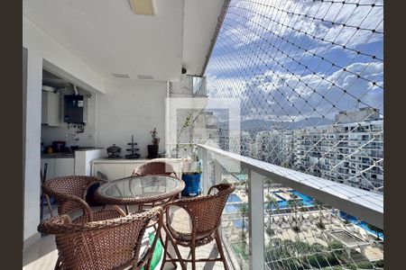 Varanda de apartamento para alugar com 3 quartos, 155m² em Recreio dos Bandeirantes, Rio de Janeiro