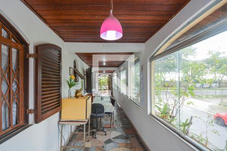 Corredor de casa à venda com 3 quartos, 334m² em Jardim Satelite, São Paulo