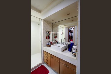 Banheiro Suíte de apartamento à venda com 5 quartos, 212m² em Barra da Tijuca, Rio de Janeiro