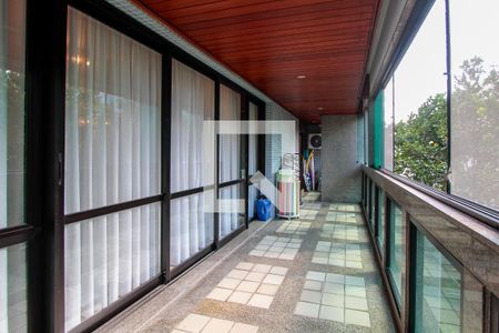 Varanda de apartamento à venda com 5 quartos, 212m² em Barra da Tijuca, Rio de Janeiro