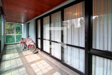 Varanda de apartamento à venda com 5 quartos, 212m² em Barra da Tijuca, Rio de Janeiro