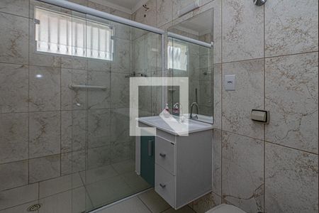 banheiro social_1 de casa à venda com 3 quartos, 114m² em Parque Fongaro, São Paulo