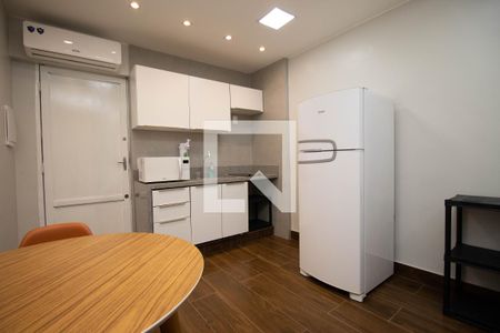 Cozinha de kitnet/studio para alugar com 1 quarto, 30m² em Comércio Local Norte 409, Brasília