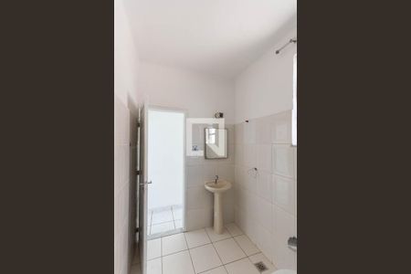 Banheiro de apartamento para alugar com 2 quartos, 70m² em Grajaú, Rio de Janeiro