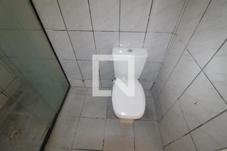 Banheiro de casa de condomínio para alugar com 1 quarto, 45m² em Santana, São Paulo