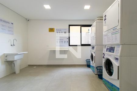 Área comum - Lavanderia de kitnet/studio para alugar com 1 quarto, 18m² em Novo Mundo, Curitiba