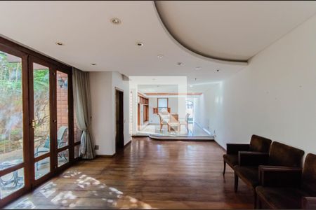 Sala de casa para alugar com 4 quartos, 350m² em Jardim da Gloria, São Paulo