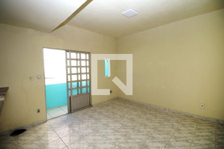 Sala de casa para alugar com 2 quartos, 70m² em Olaria, Rio de Janeiro