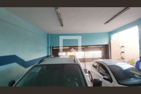 Garagem de casa para alugar com 8 quartos, 280m² em Parque Santa Rosa, Suzano